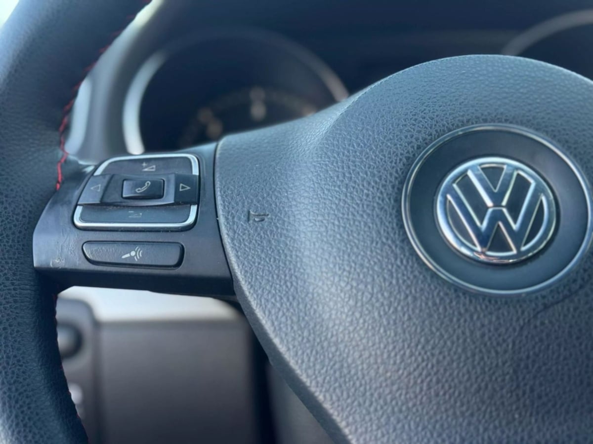 Vehicle image 25 of 41
