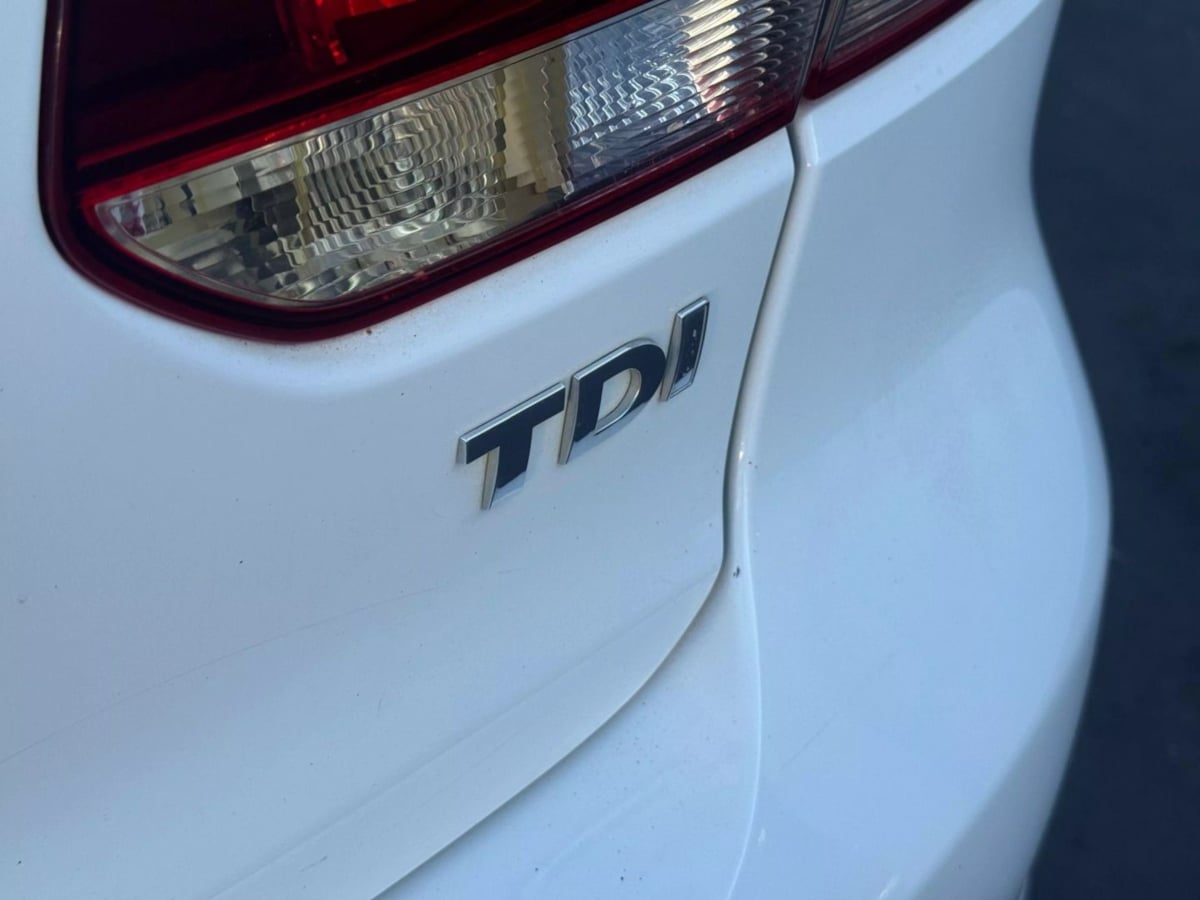 Vehicle image 16 of 41