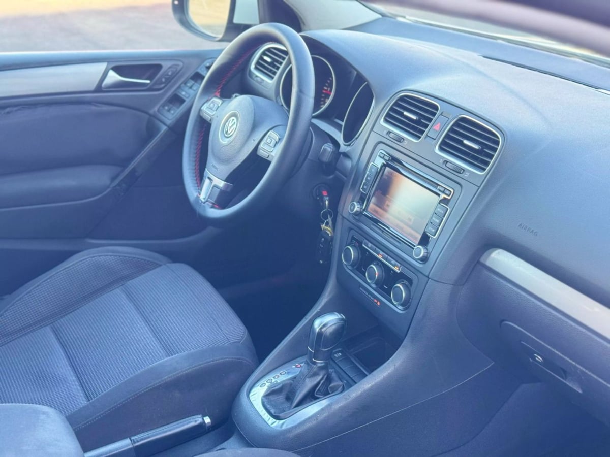 Vehicle image 14 of 41