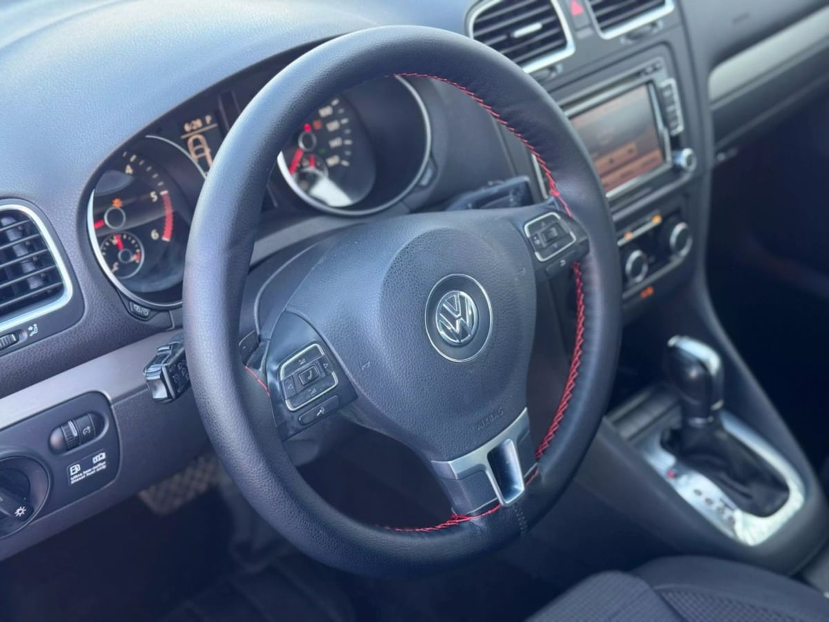 Vehicle image 21 of 41