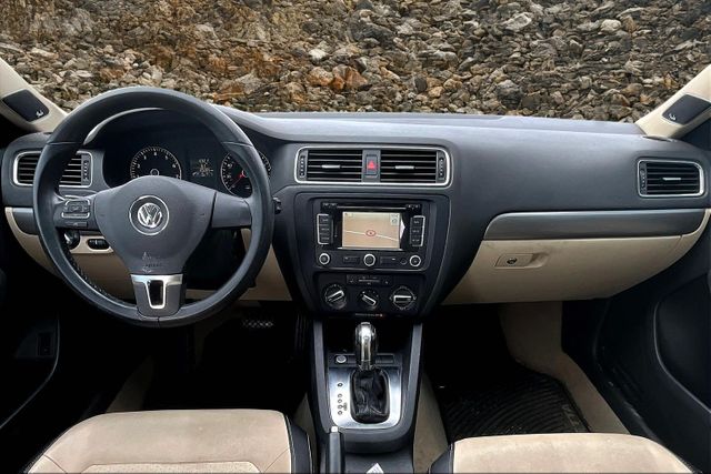 Vehicle image 15 of 30