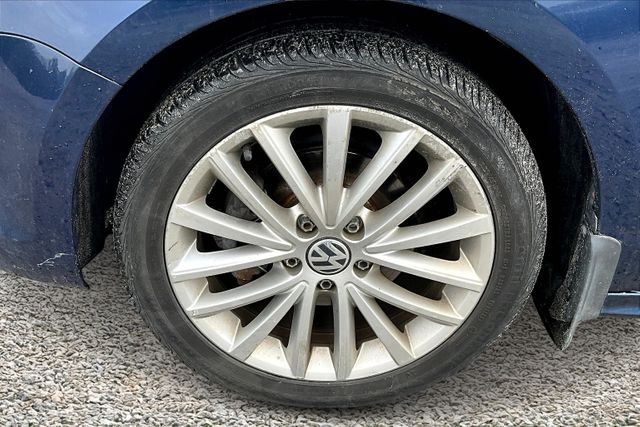 Vehicle image 11 of 30
