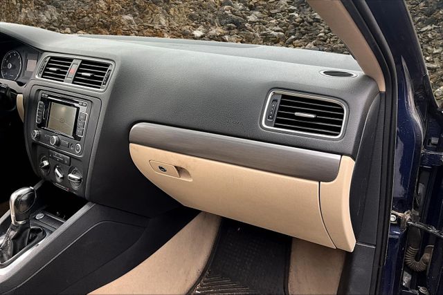 Vehicle image 16 of 30