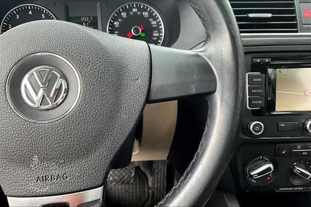 Vehicle image 18 of 30