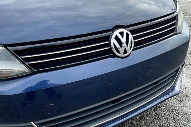 Vehicle image 26 of 30