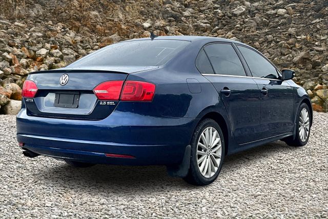 Vehicle image 4 of 30