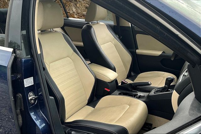 Vehicle image 9 of 30