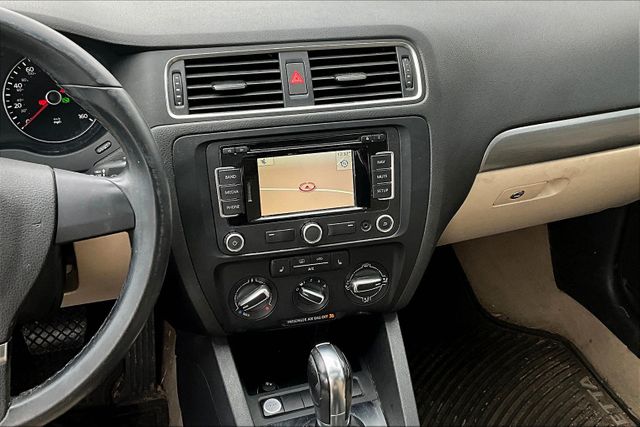 Vehicle image 8 of 30