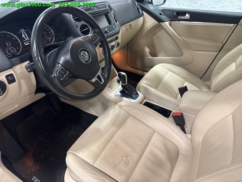Vehicle image 9 of 34