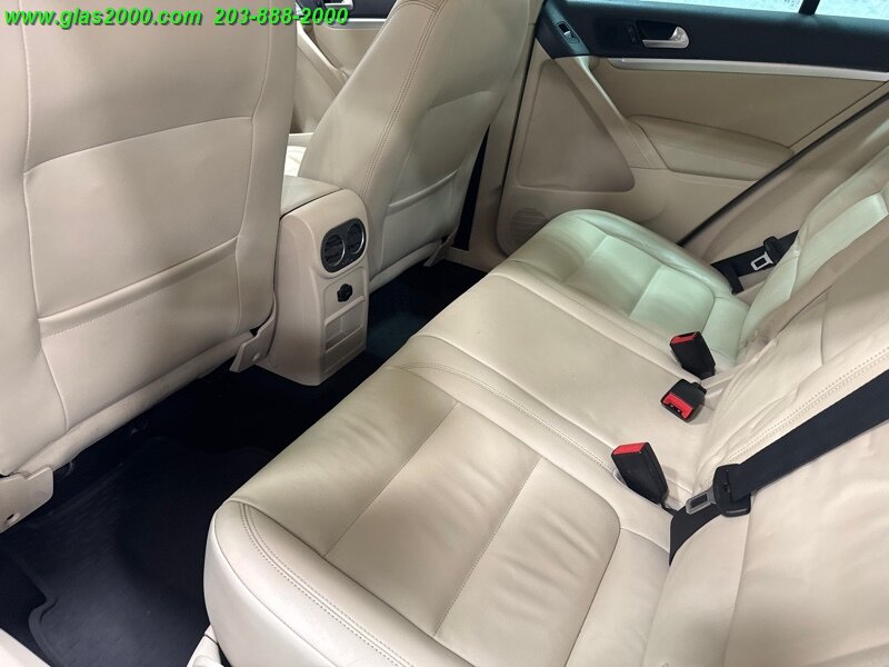 Vehicle image 13 of 34