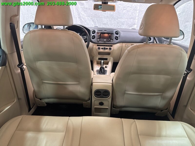 Vehicle image 18 of 34