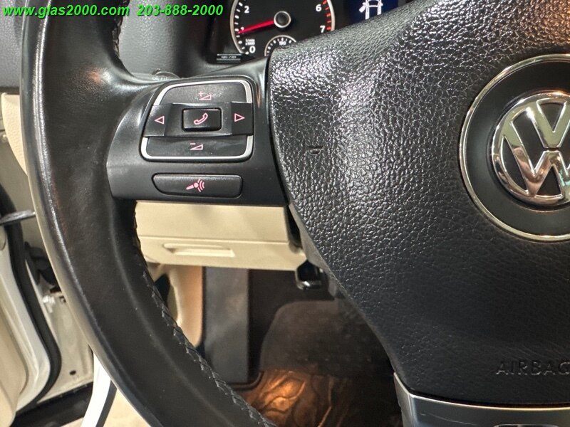 Vehicle image 22 of 34