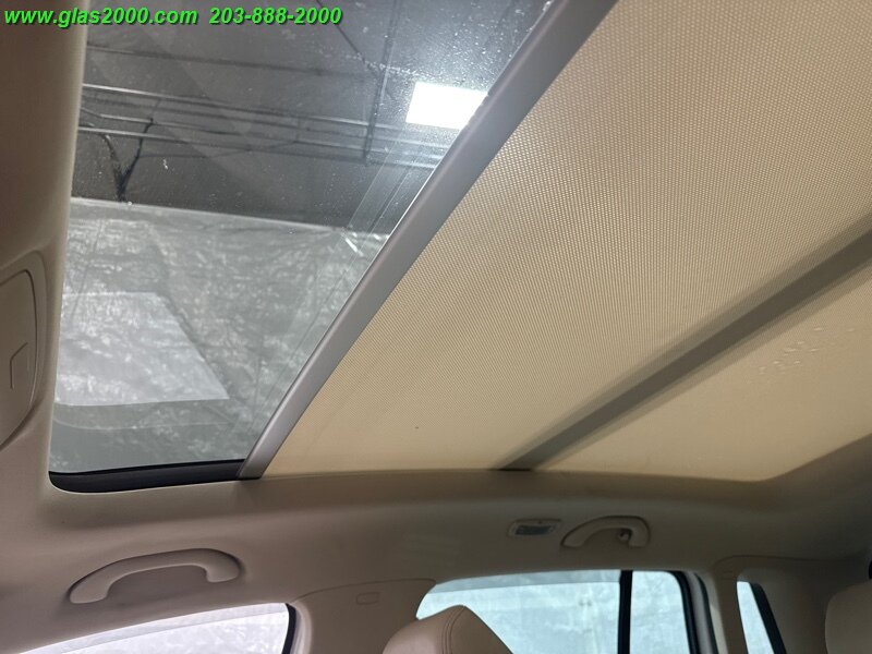 Vehicle image 16 of 34