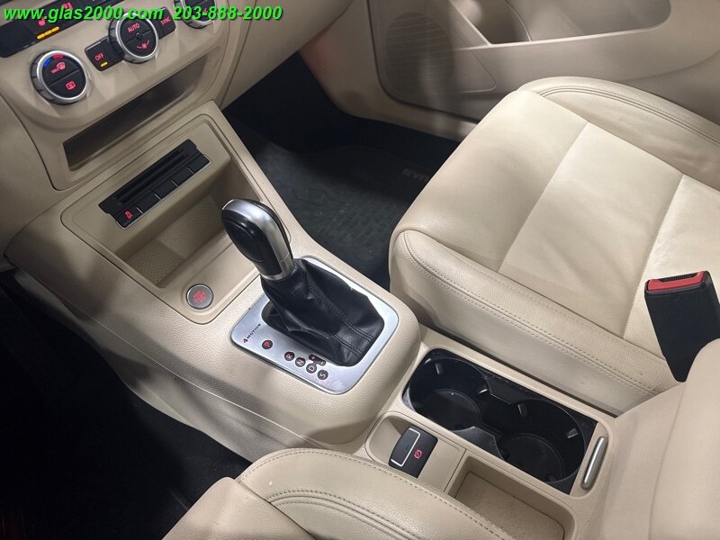 Vehicle image 32 of 34