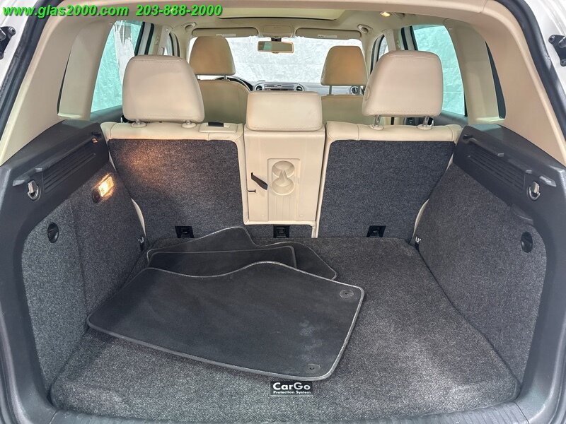 Vehicle image 17 of 34