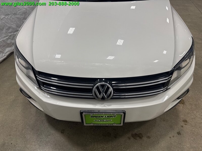 Vehicle image 24 of 34
