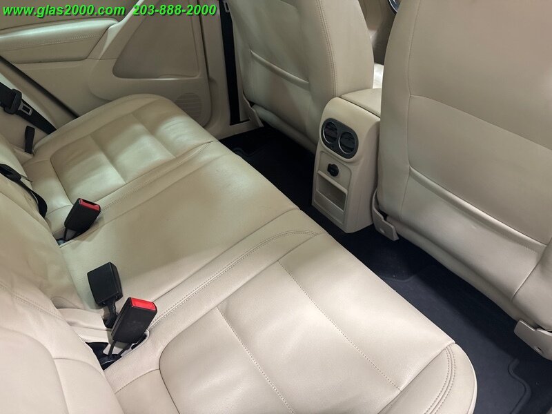 Vehicle image 14 of 34