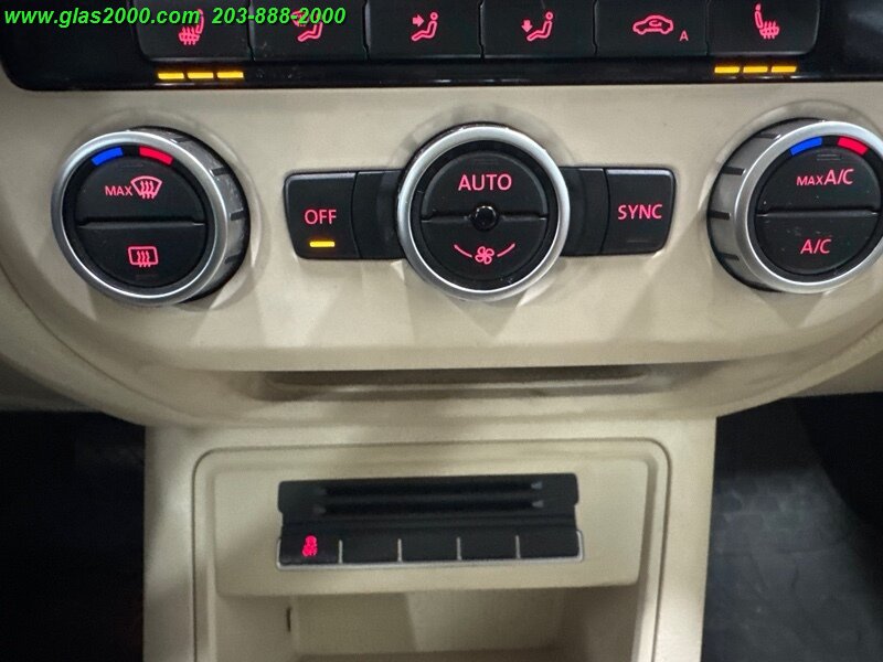 Vehicle image 31 of 34
