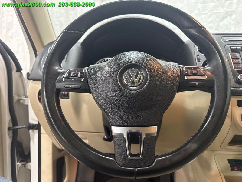 Vehicle image 10 of 34