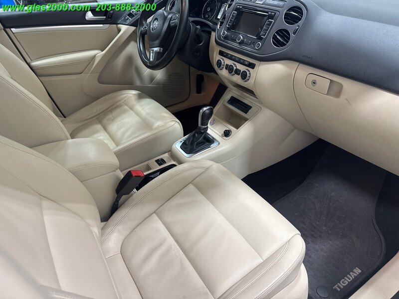 Vehicle image 11 of 34