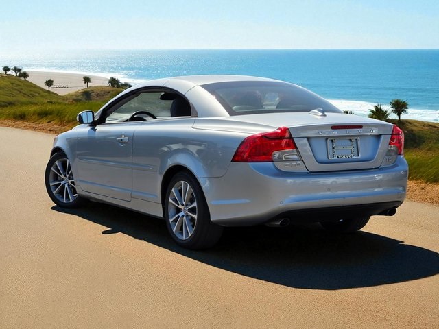 2013 Volvo C70 T5 Premier Plus Image 8 of 43