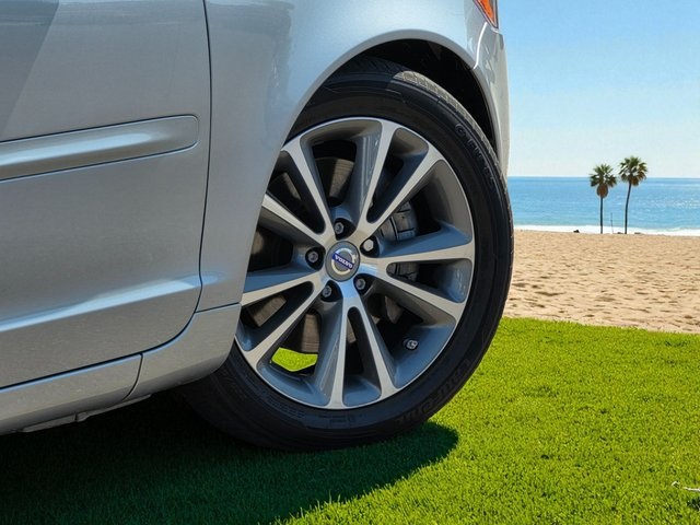 2013 Volvo C70 T5 Premier Plus Image 10 of 43