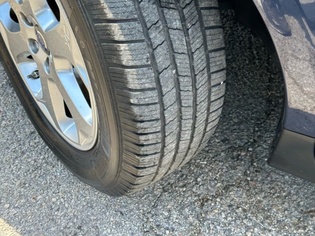 Vehicle image 19 of 48