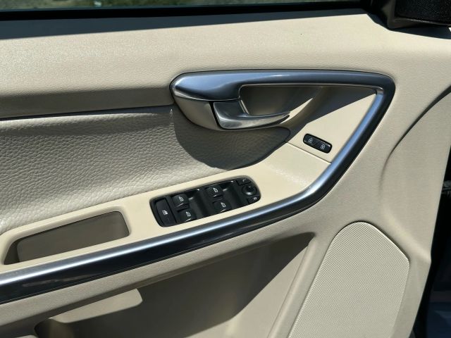 Vehicle image 41 of 48