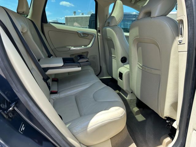 Vehicle image 23 of 48