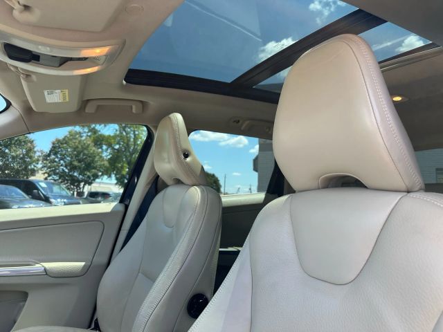 Vehicle image 29 of 48