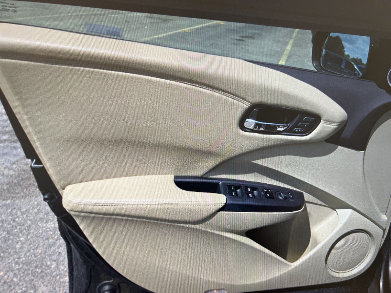 Vehicle image 10 of 13