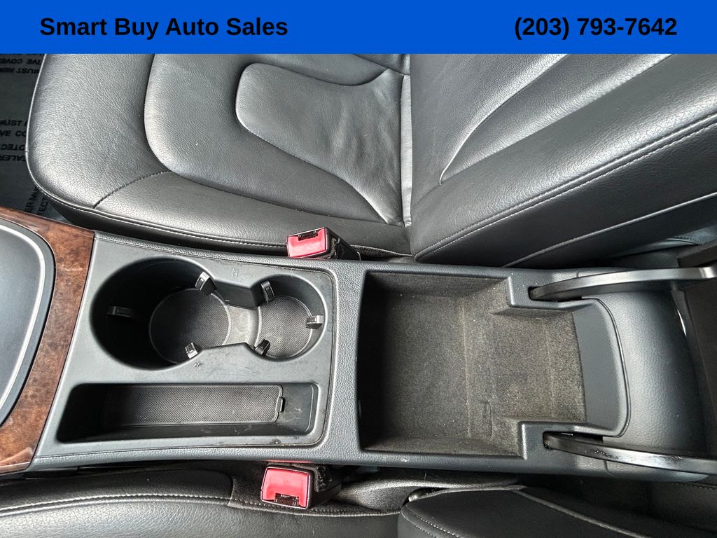 Vehicle image 26 of 34