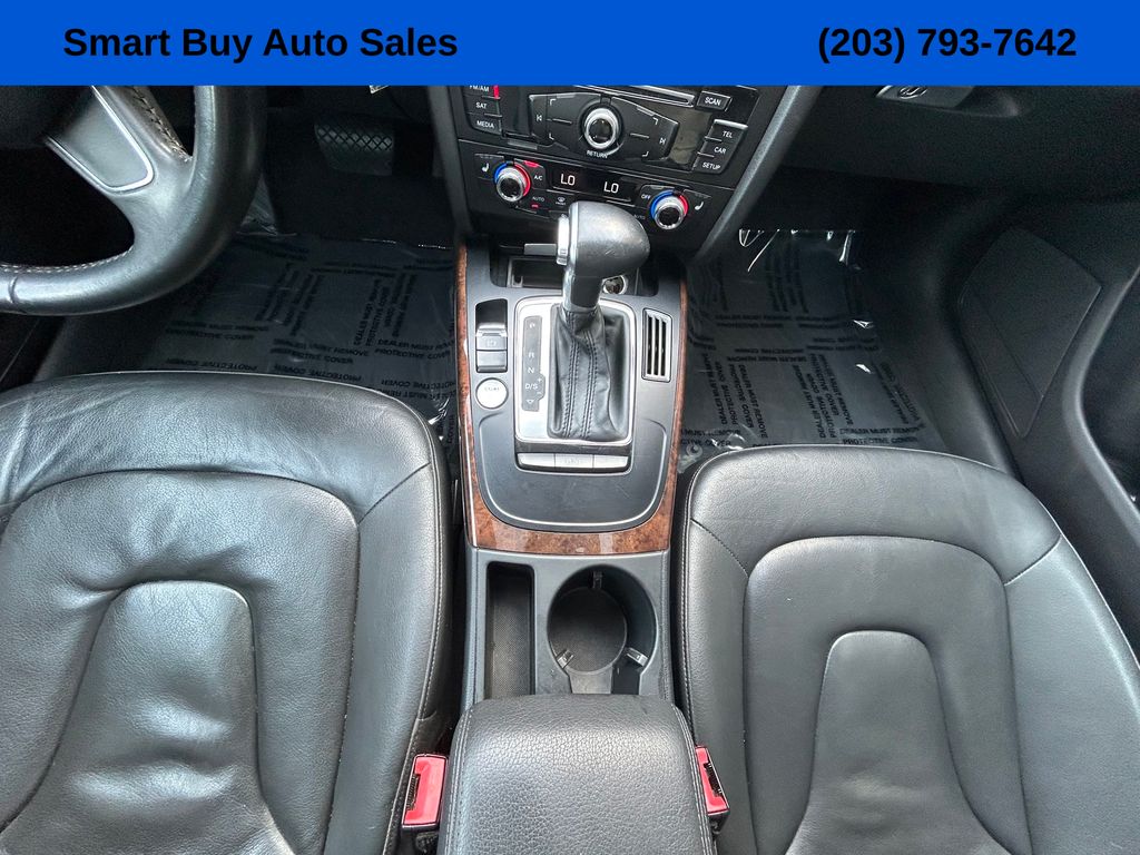 Vehicle image 22 of 34