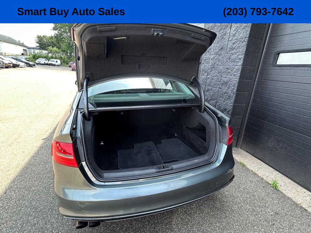Vehicle image 13 of 34