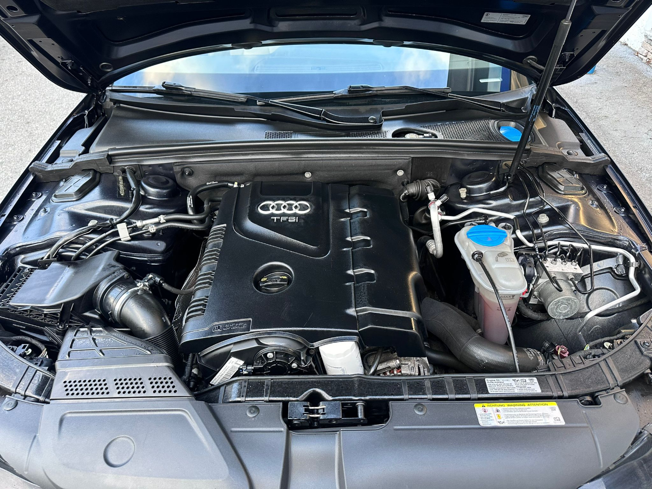 Vehicle image 10 of 18