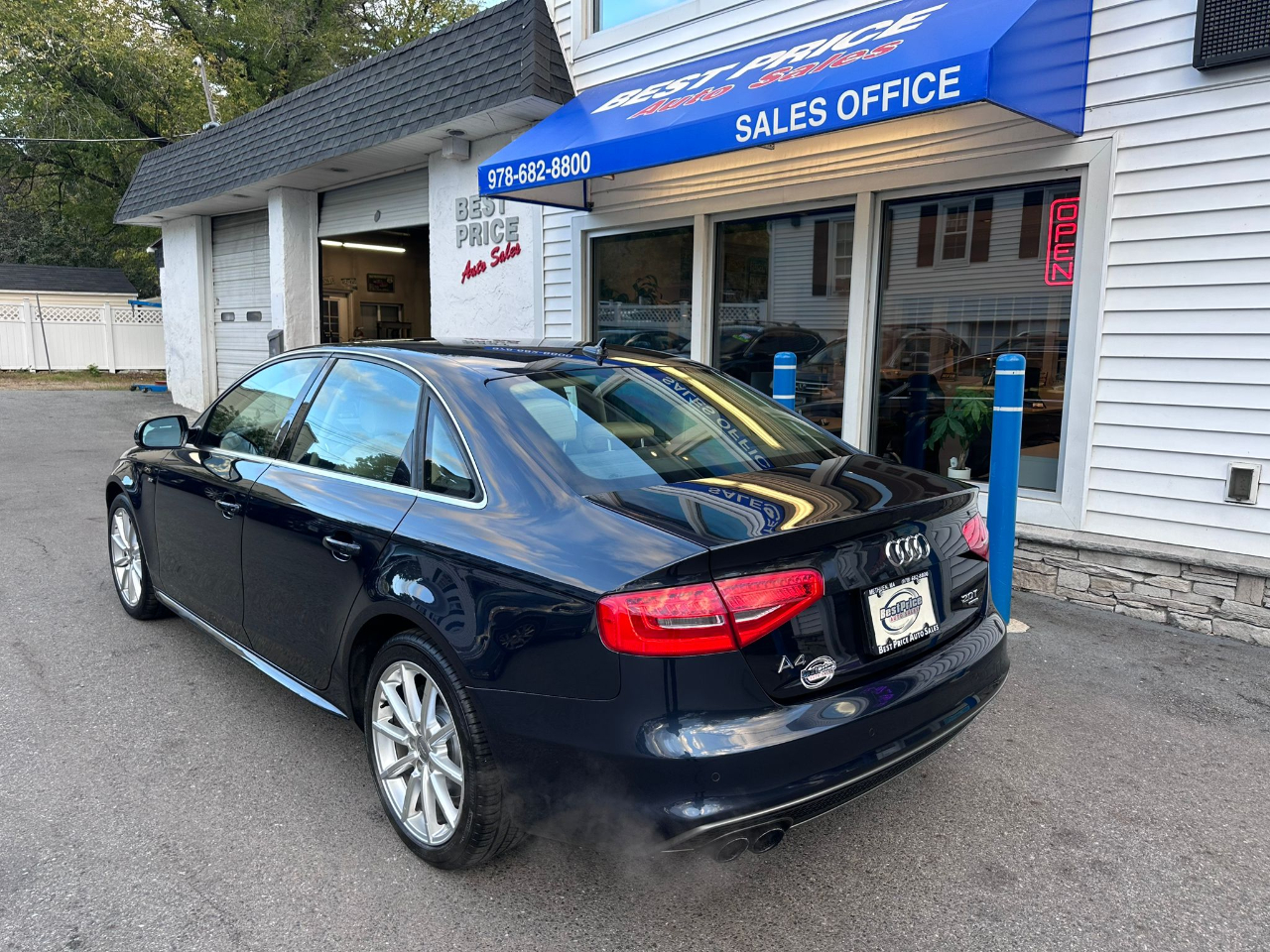 Vehicle image 8 of 18