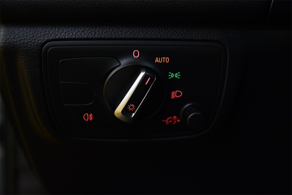 Vehicle image 14 of 41