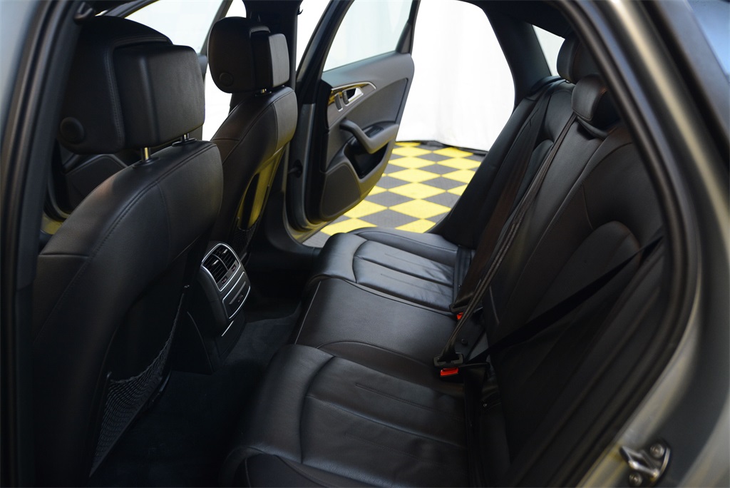 Vehicle image 29 of 41