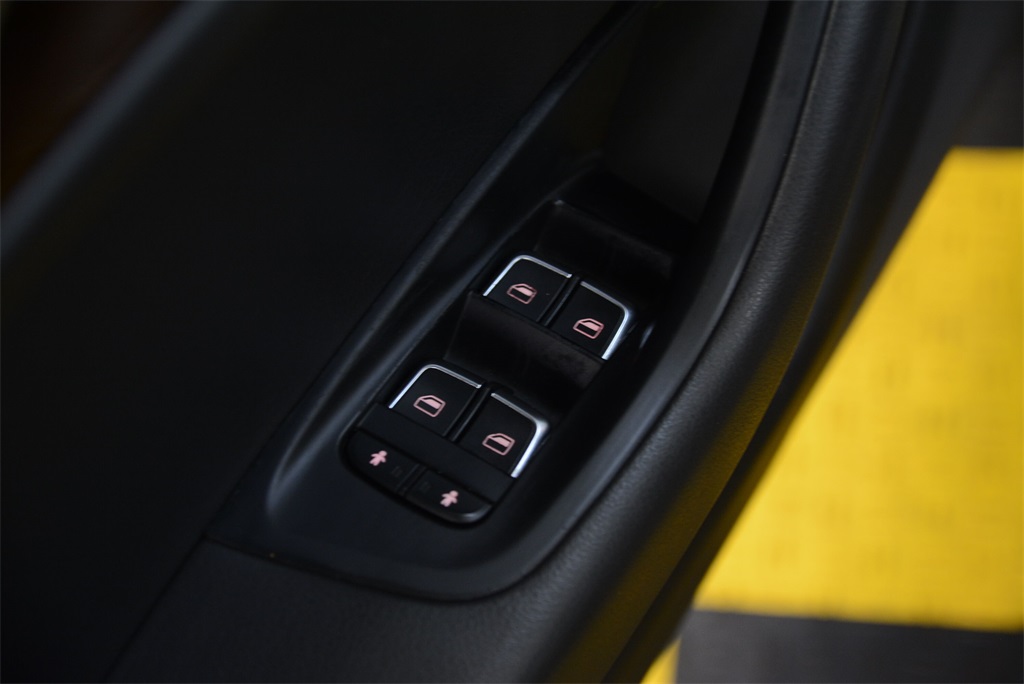 Vehicle image 12 of 41
