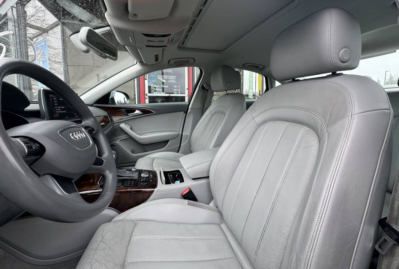 Vehicle image 15 of 34