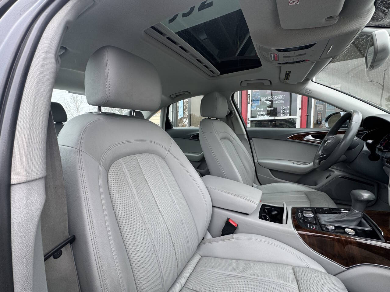 Vehicle image 16 of 34