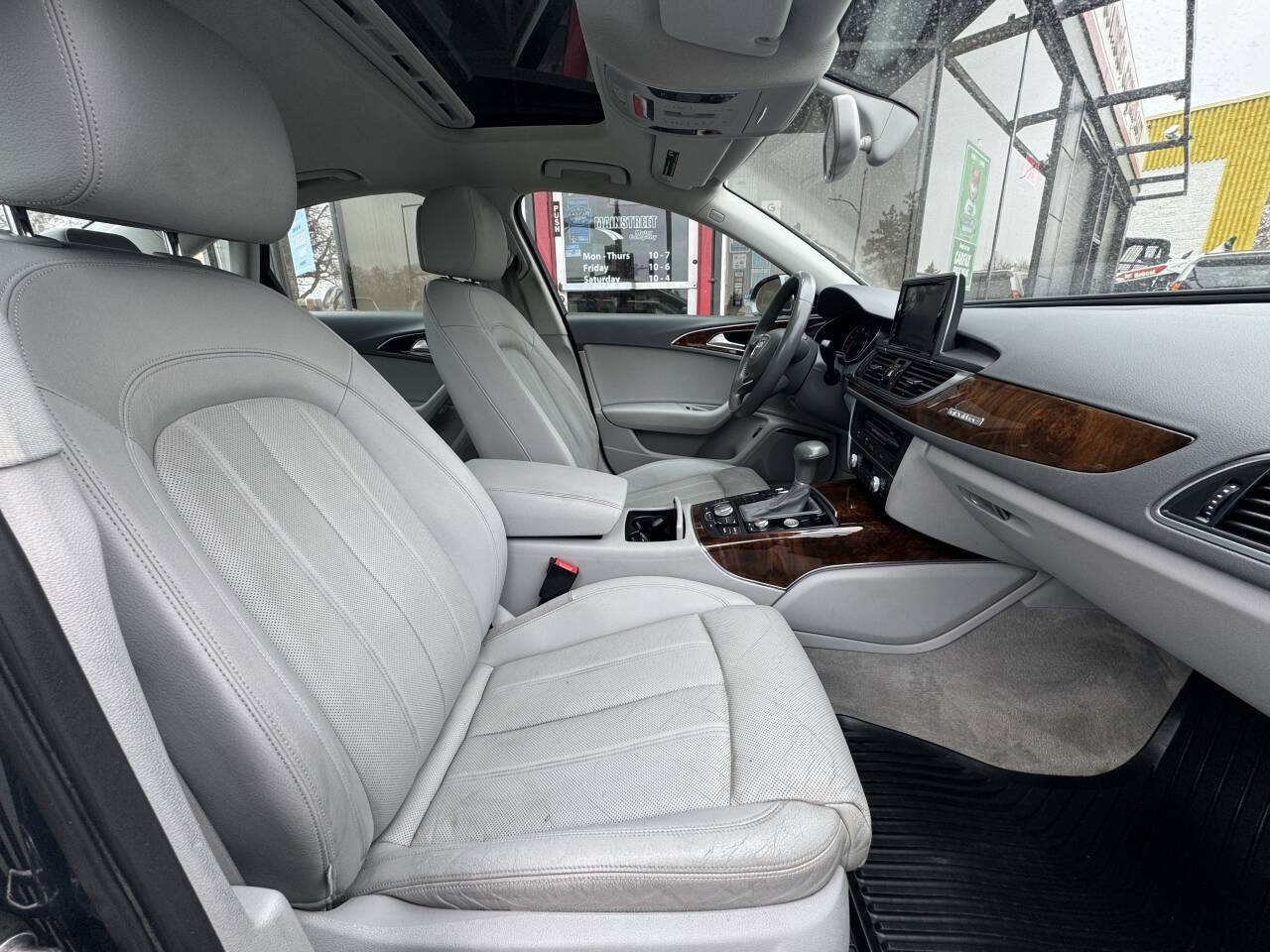 Vehicle image 12 of 34