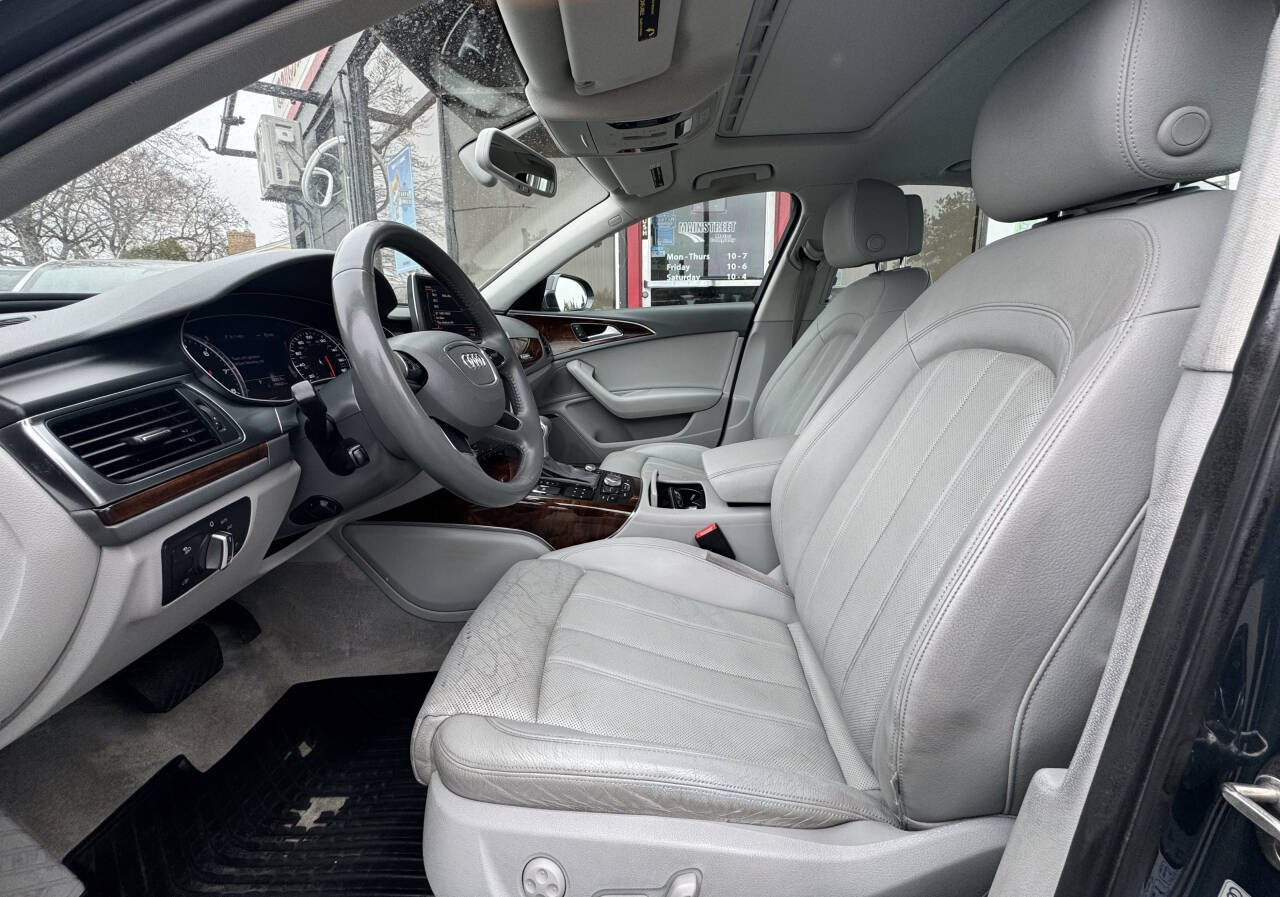 Vehicle image 25 of 34