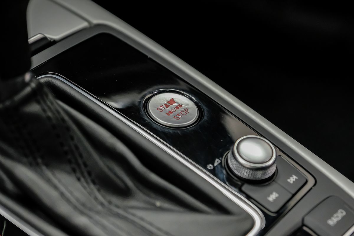 Vehicle image 18 of 56