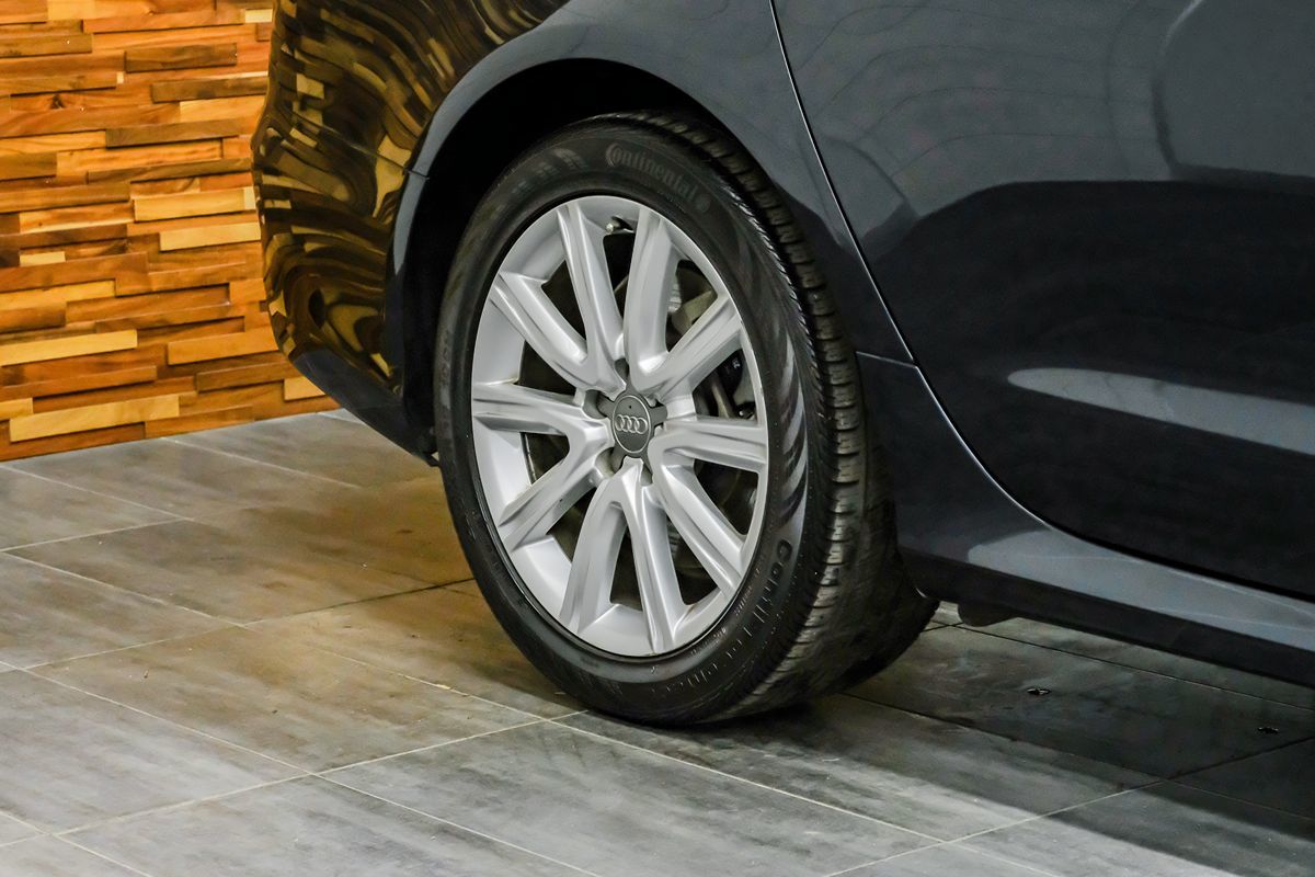 Vehicle image 51 of 56