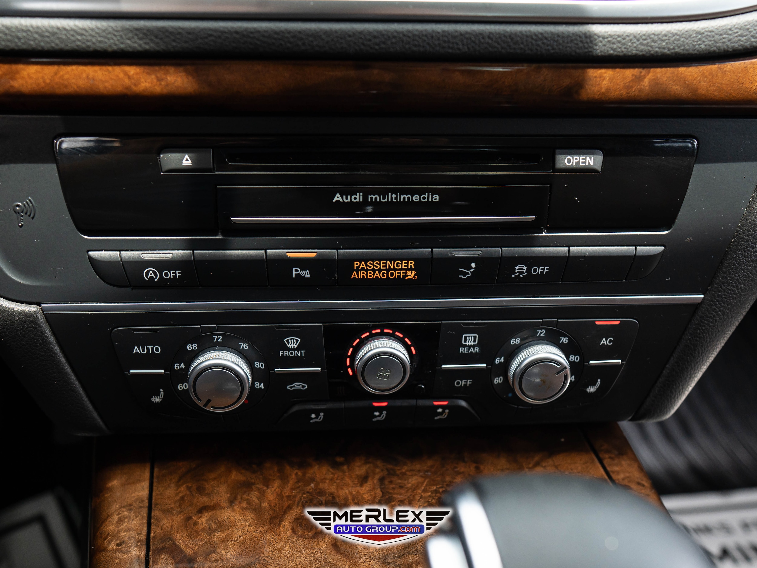 Vehicle image 28 of 50
