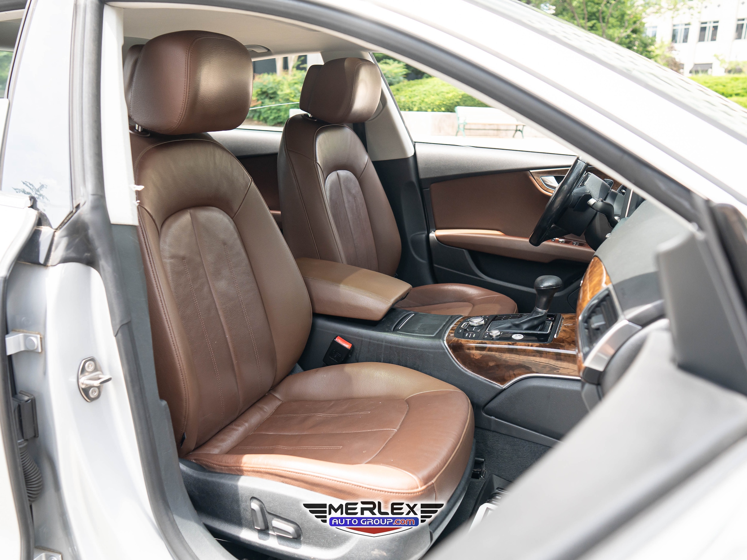Vehicle image 13 of 50