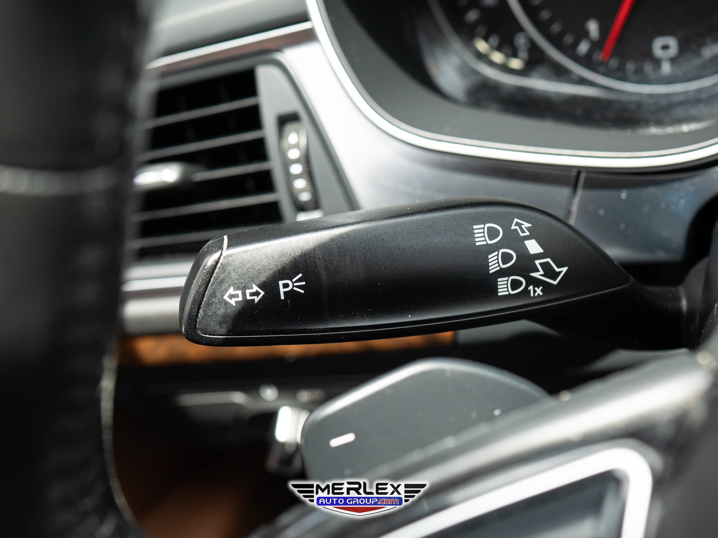 Vehicle image 36 of 50