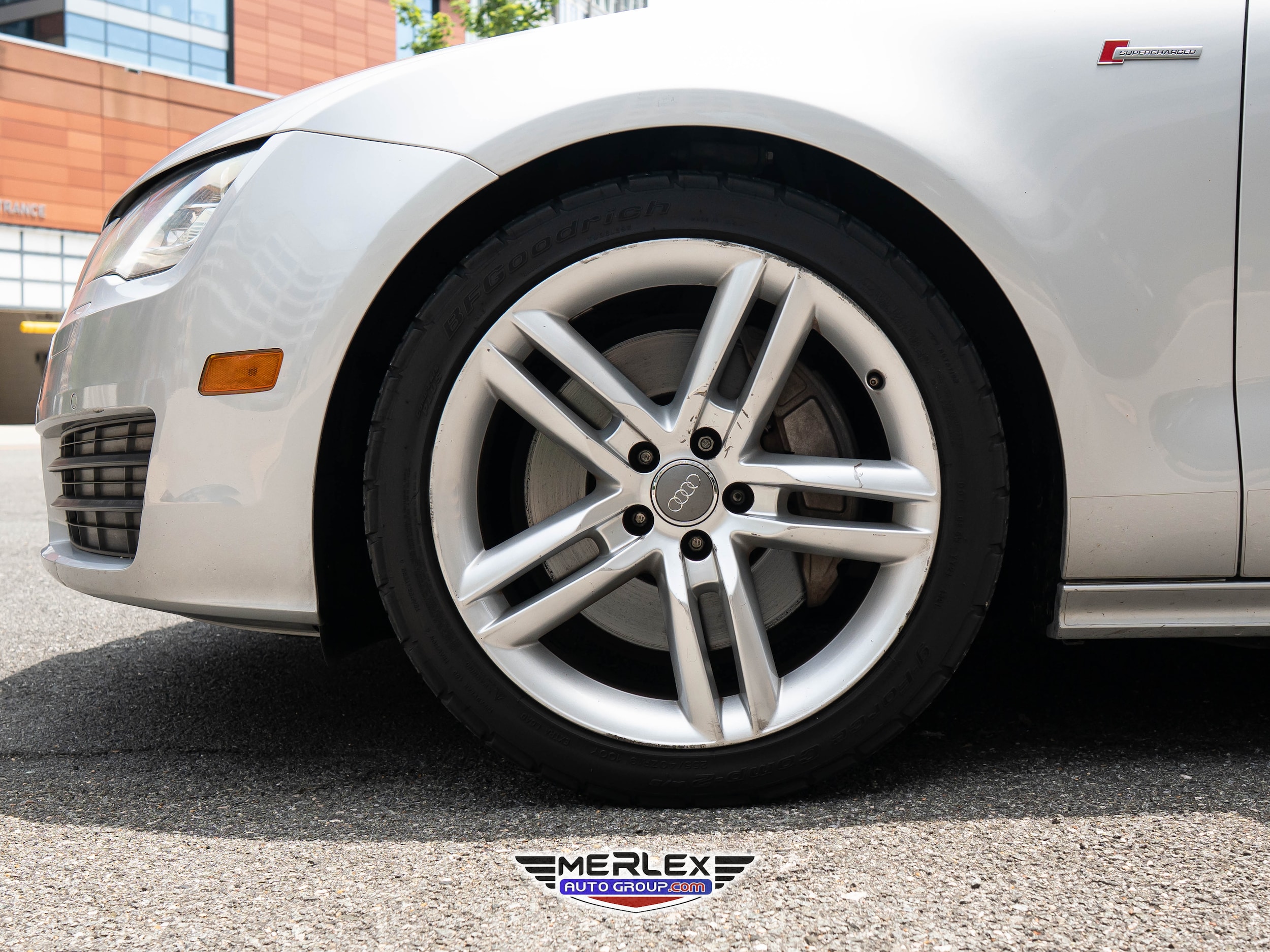 Vehicle image 11 of 50