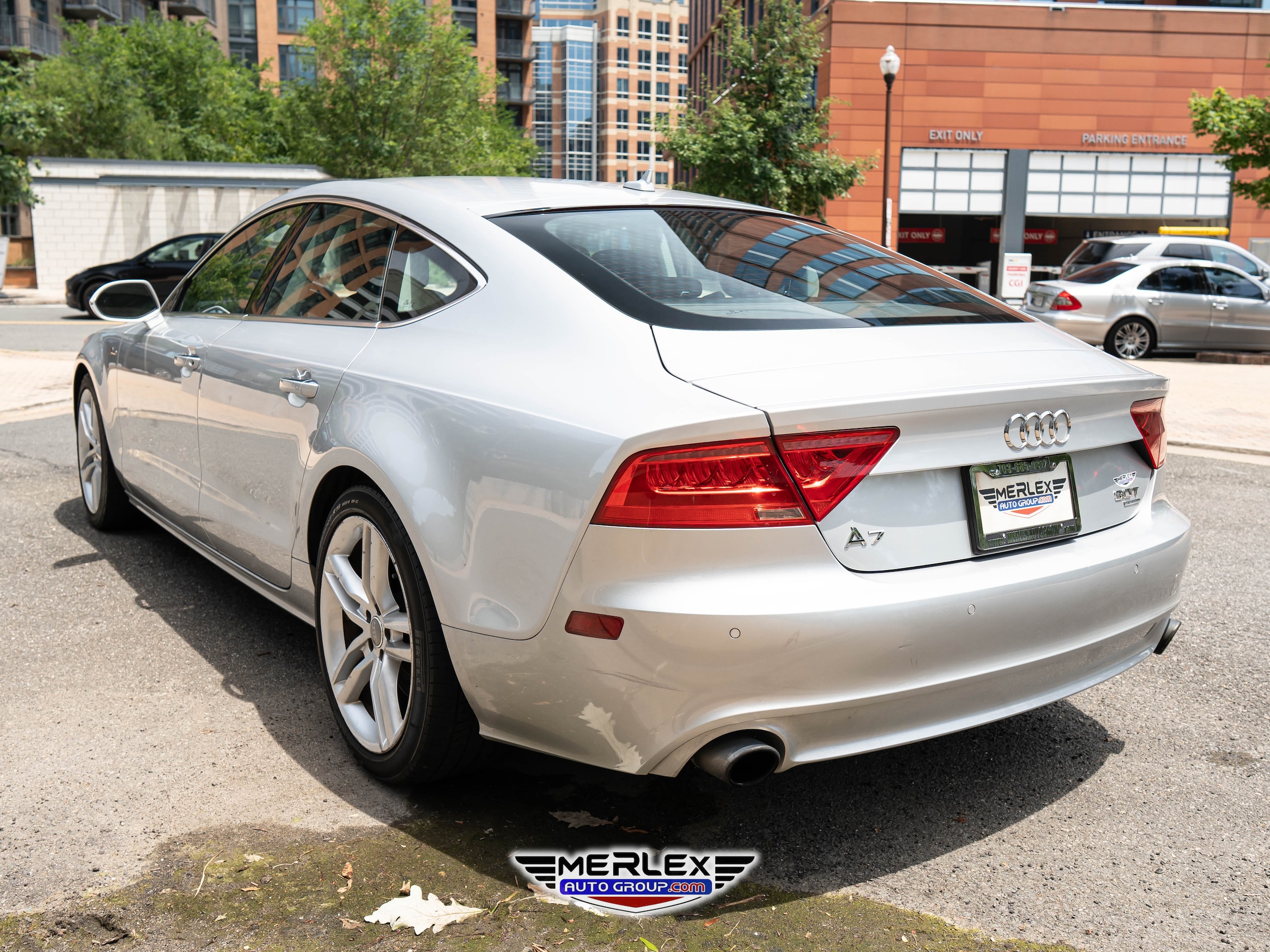 Vehicle image 5 of 50
